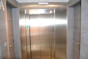 Forrado puertas ascensor