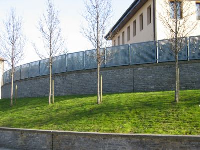 Cerramiento, barandillas para balcones y elementos exteriores