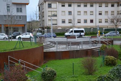 Barandillas en acero y jardineras en acero corten